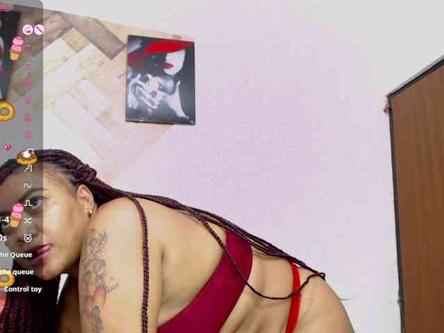 DaphneeGlow1 webcam
