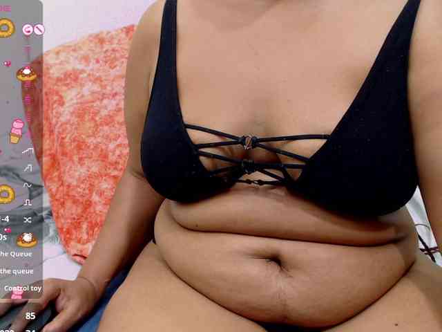 DaphneeGlow1 webcam