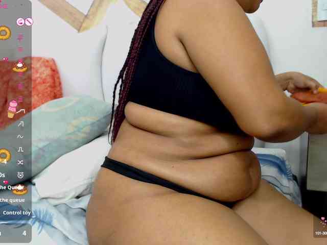 DaphneeGlow1 webcam
