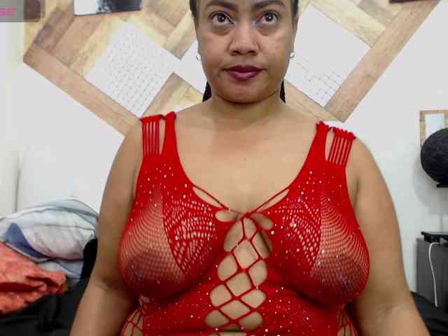 DaphneeGlow1 webcam