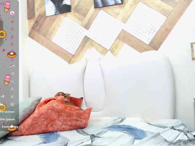 DaphneeGlow1 webcam