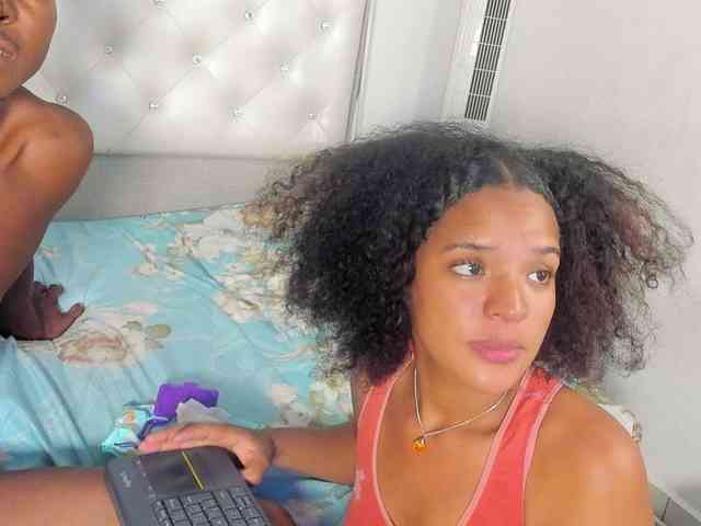 AfroditaAndCoddy webcam