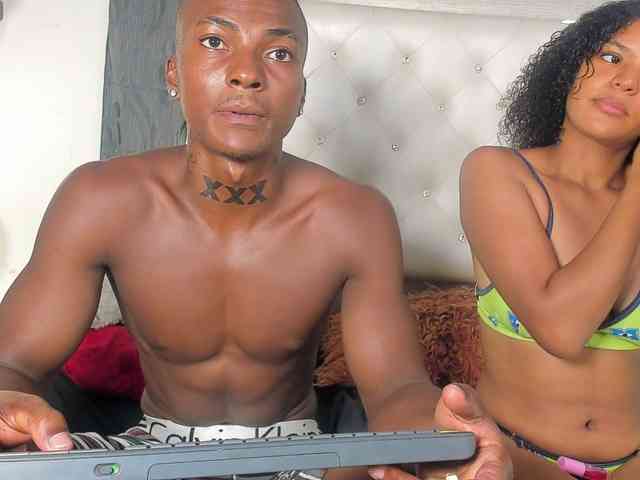 AfroditaAndCoddy webcam