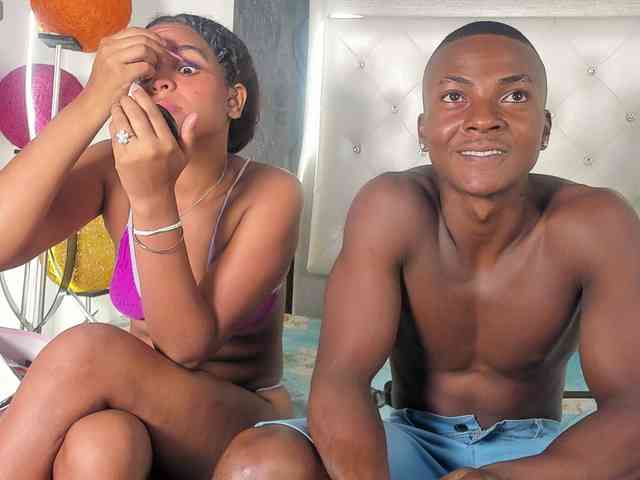 AfroditaAndCoddy webcam