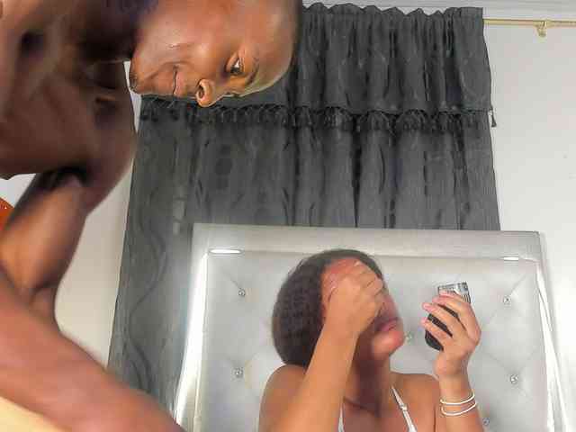 AfroditaAndCoddy webcam
