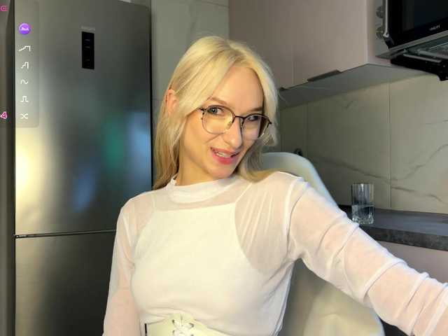 d0nt0uchmy4ss's BongaCams show and profile