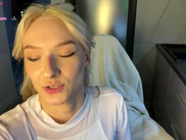 d0nt0uchmy4ss's BongaCams show and profile