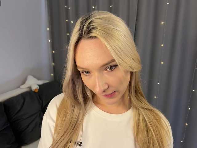 d0nt0uchmy4ss's BongaCams show and profile