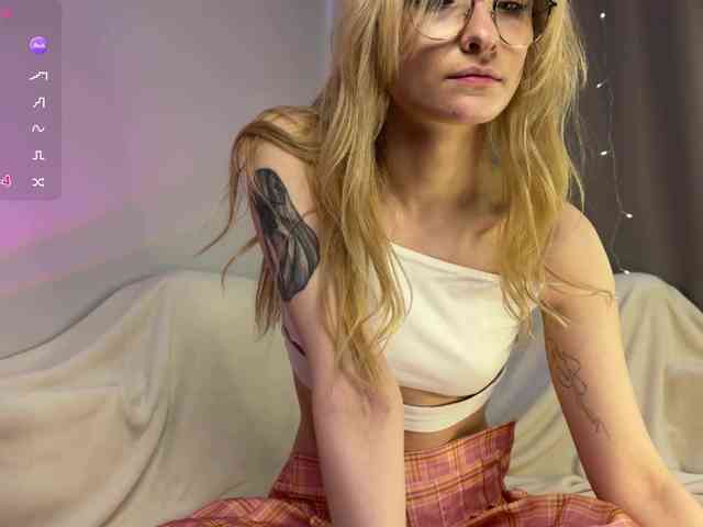 d0nt0uchmy4ss webcam