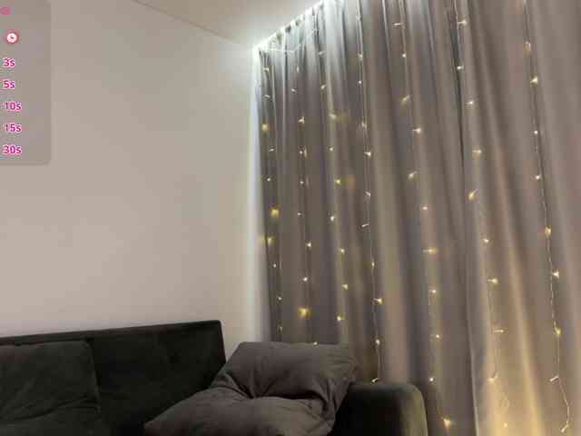d0nt0uchmy4ss Live Webcam on BongaCams