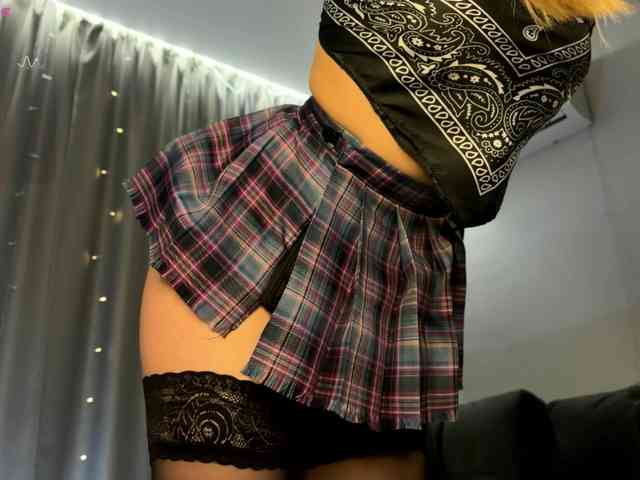 d0nt0uchmy4ss webcam