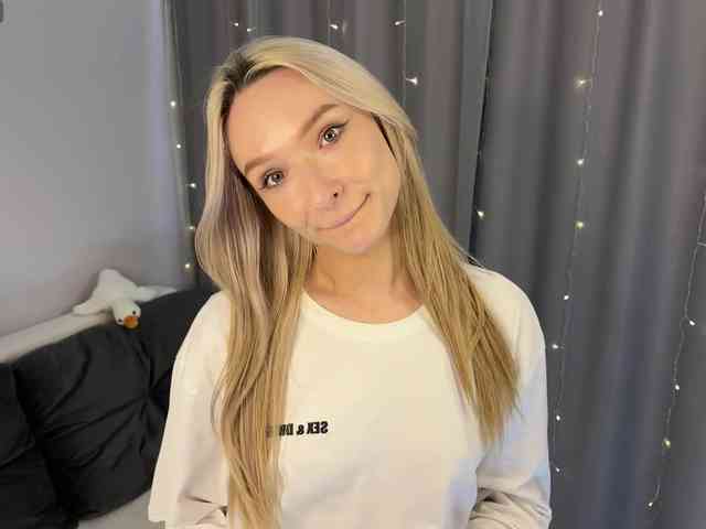 d0nt0uchmy4ss webcam