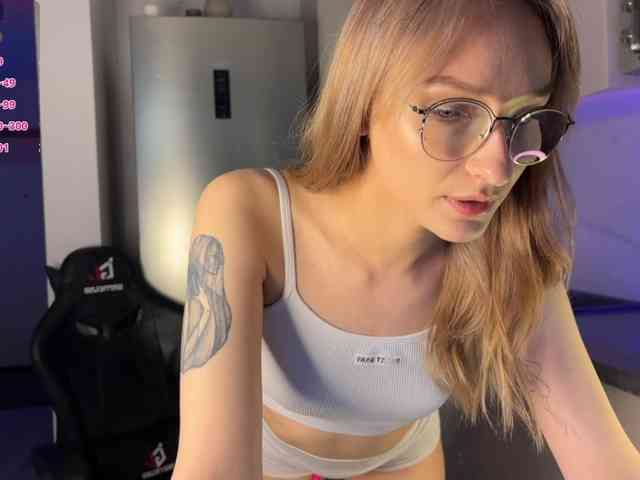 d0nt0uchmy4ss webcam