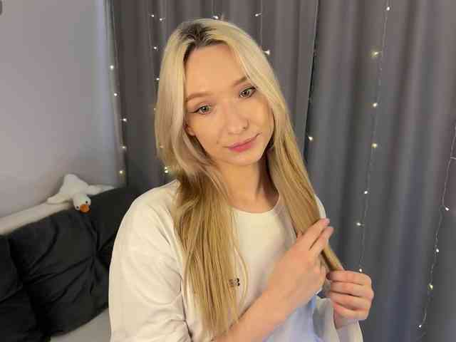 d0nt0uchmy4ss webcam