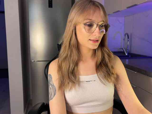 d0nt0uchmy4ss webcam