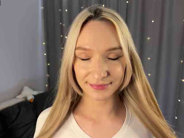 d0nt0uchmy4ss webcam