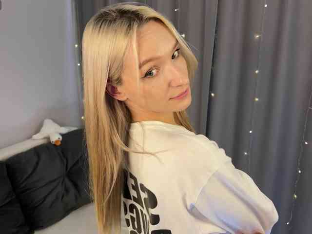 d0nt0uchmy4ss webcam