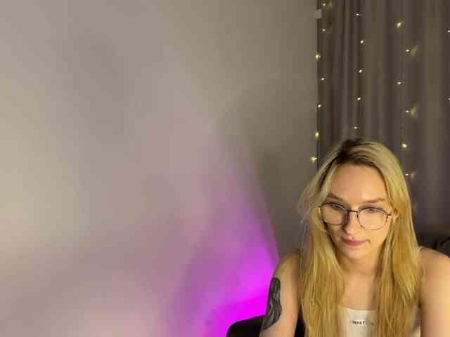 d0nt0uchmy4ss webcam