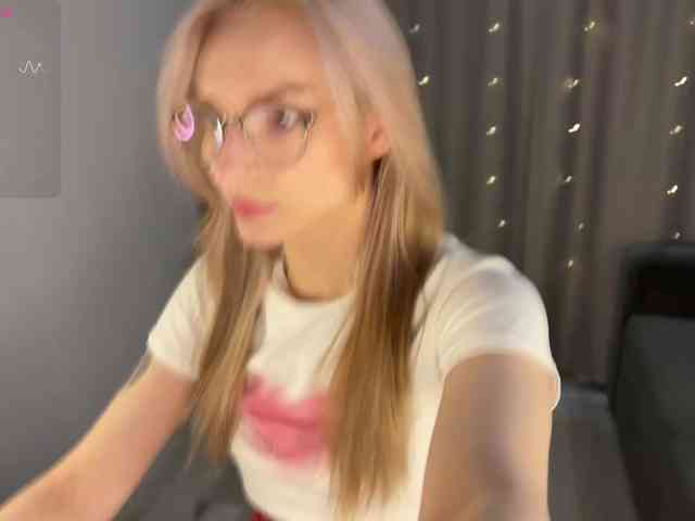 d0nt0uchmy4ss webcam