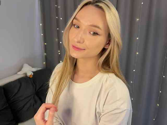 d0nt0uchmy4ss webcam