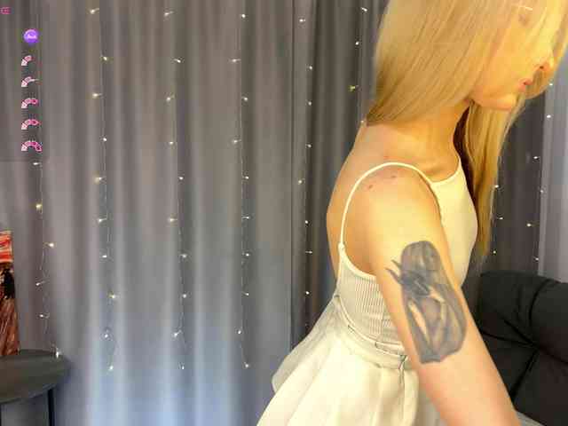 d0nt0uchmy4ss webcam