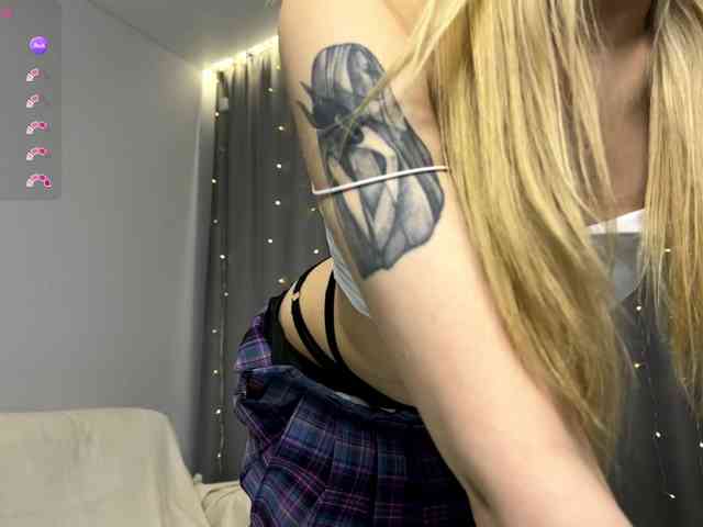 d0nt0uchmy4ss webcam