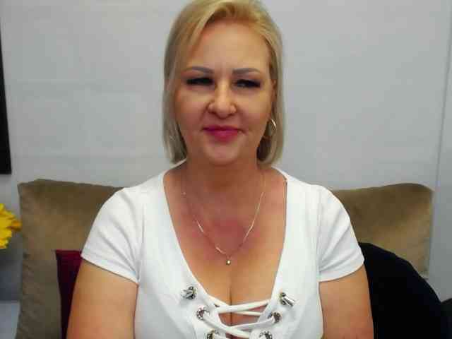 EmillyLove webcam