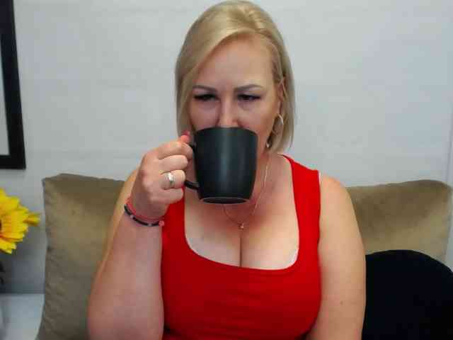 EmillyLove webcam