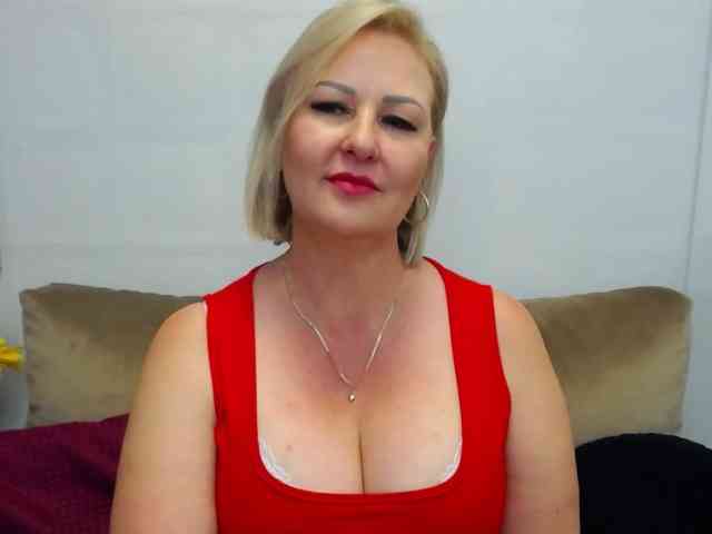EmillyLove webcam