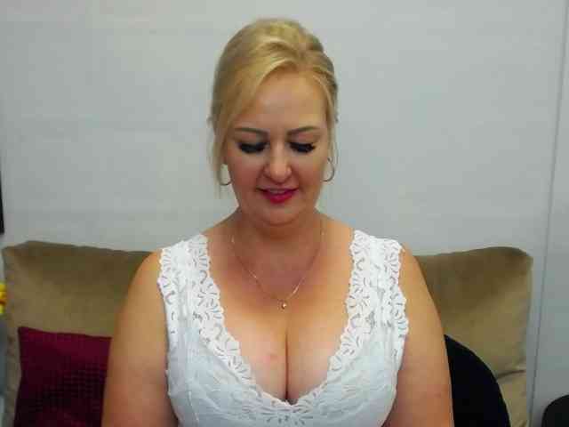 EmillyLove webcam