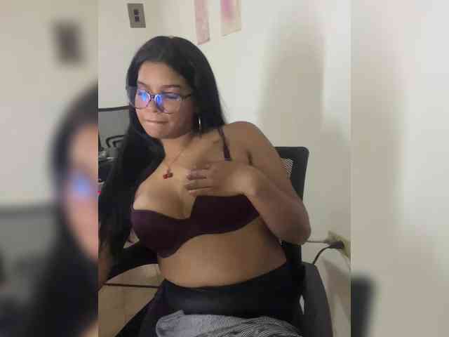 Naym1901 webcam