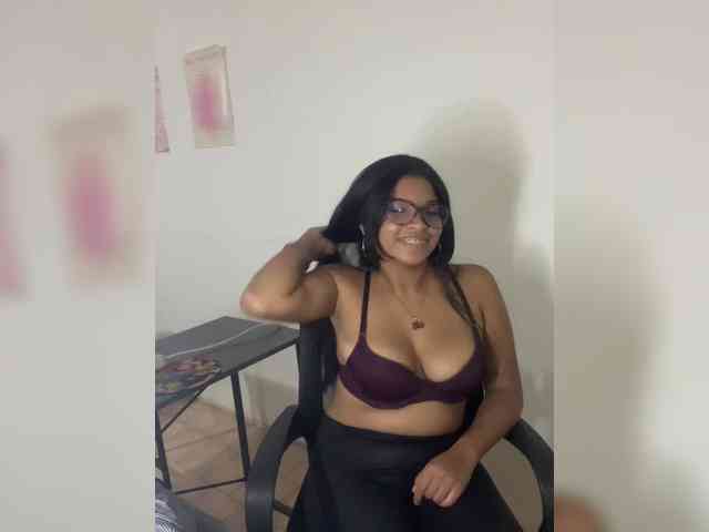 Naym1901 webcam