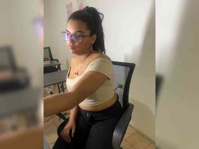 Naym1901 webcam