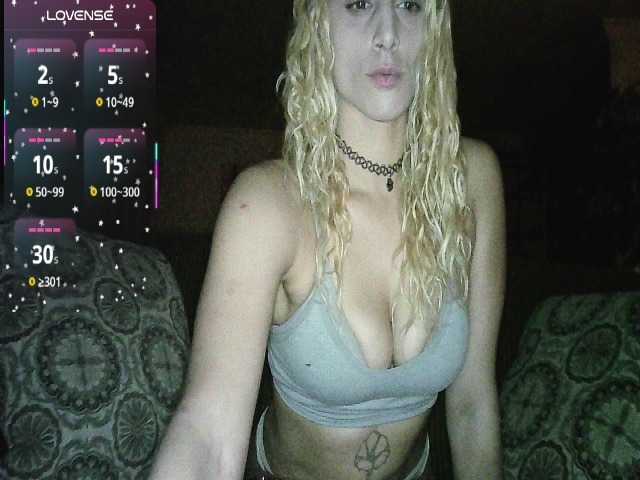 DarcieRoselli Live Cam on BongaCams