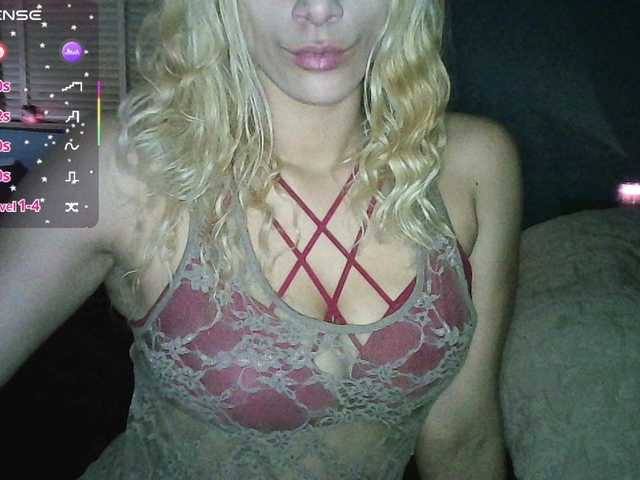 DarcieRoselli's BongaCams show and profile