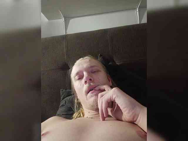 Leoopard8 Live Webcam on BongaCams