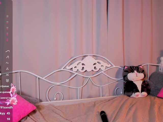 Amelia-skyy's BongaCams show and profile