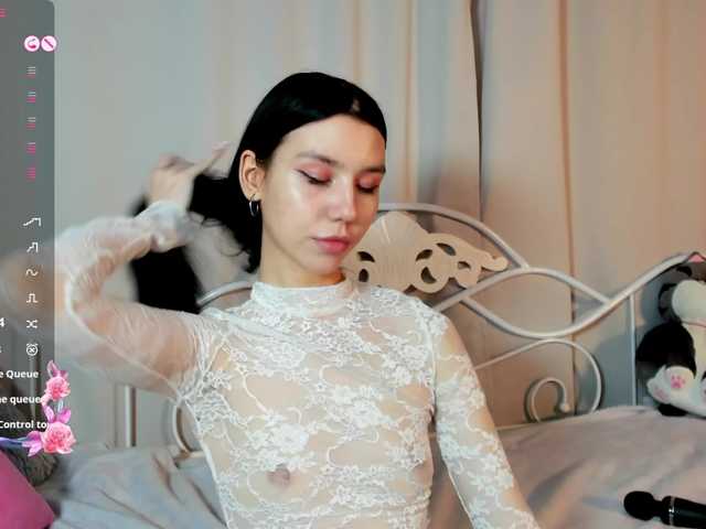 Amelia-skyy Live Cam on BongaCams