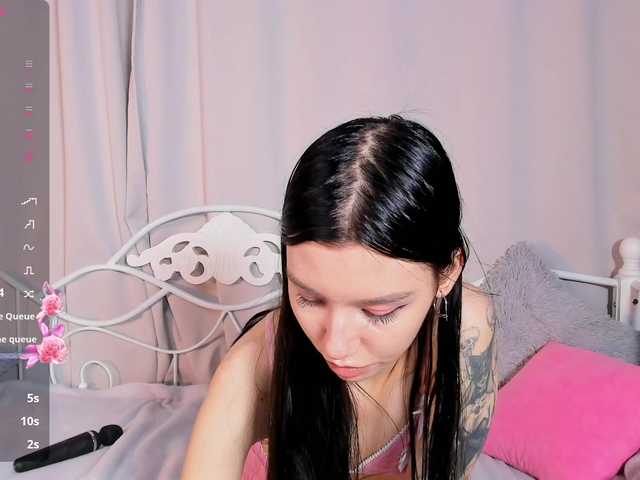 Amelia-skyy's BongaCams show and profile