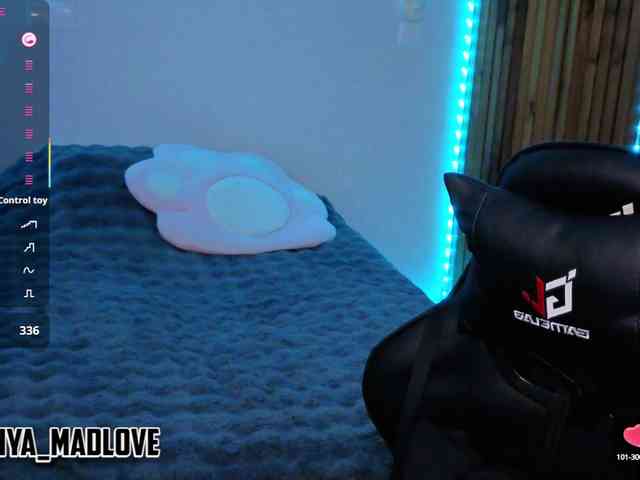 anya_madlove webcam