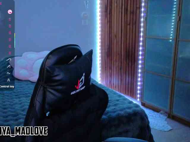 anya_madlove webcam