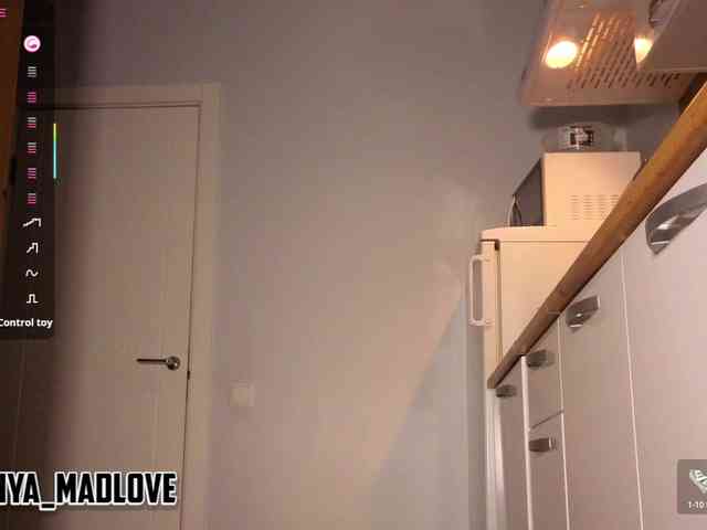 anya_madlove webcam