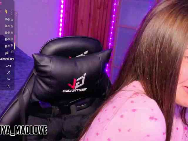 anya_madlove webcam