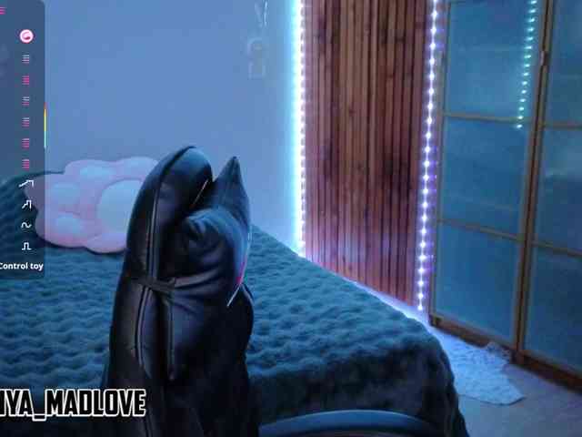 anya_madlove webcam