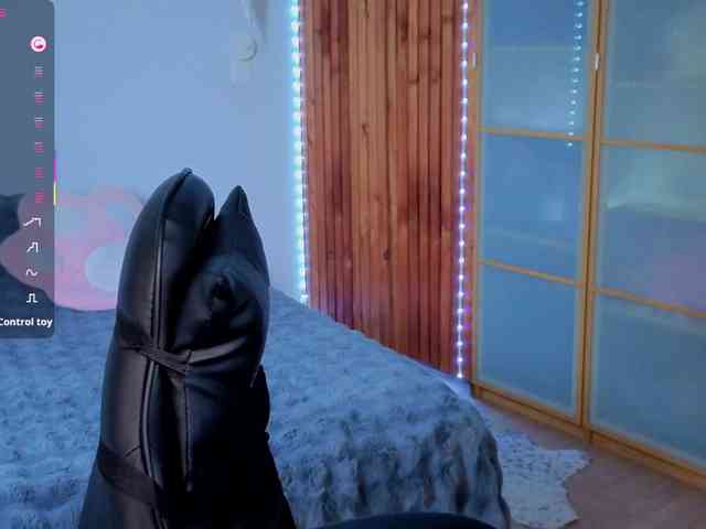 anya_madlove webcam