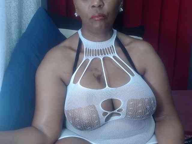 CreamyBum webcam