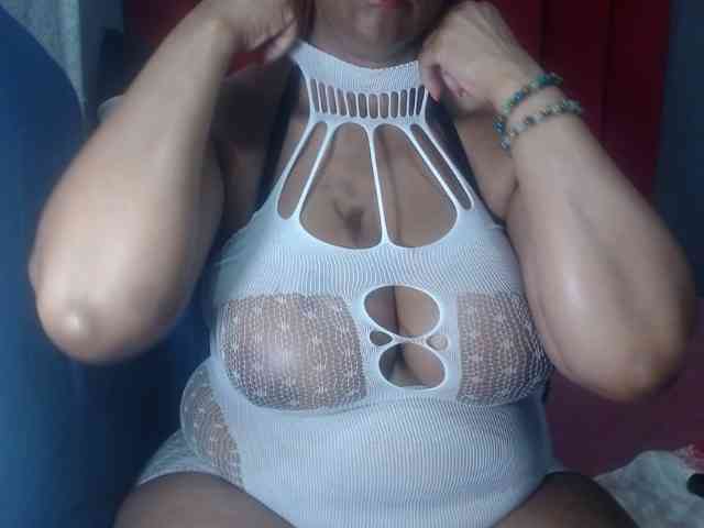 CreamyBum webcam