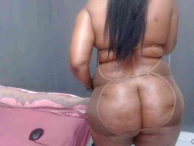 CreamyBum webcam
