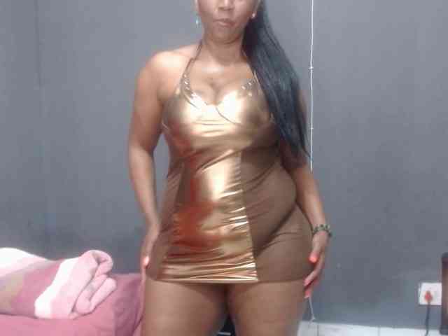 CreamyBum Live Webcam on BongaCams