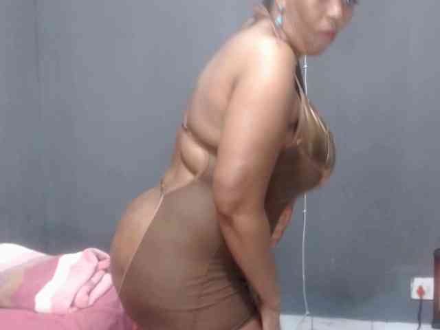 CreamyBum Live Webcam on BongaCams